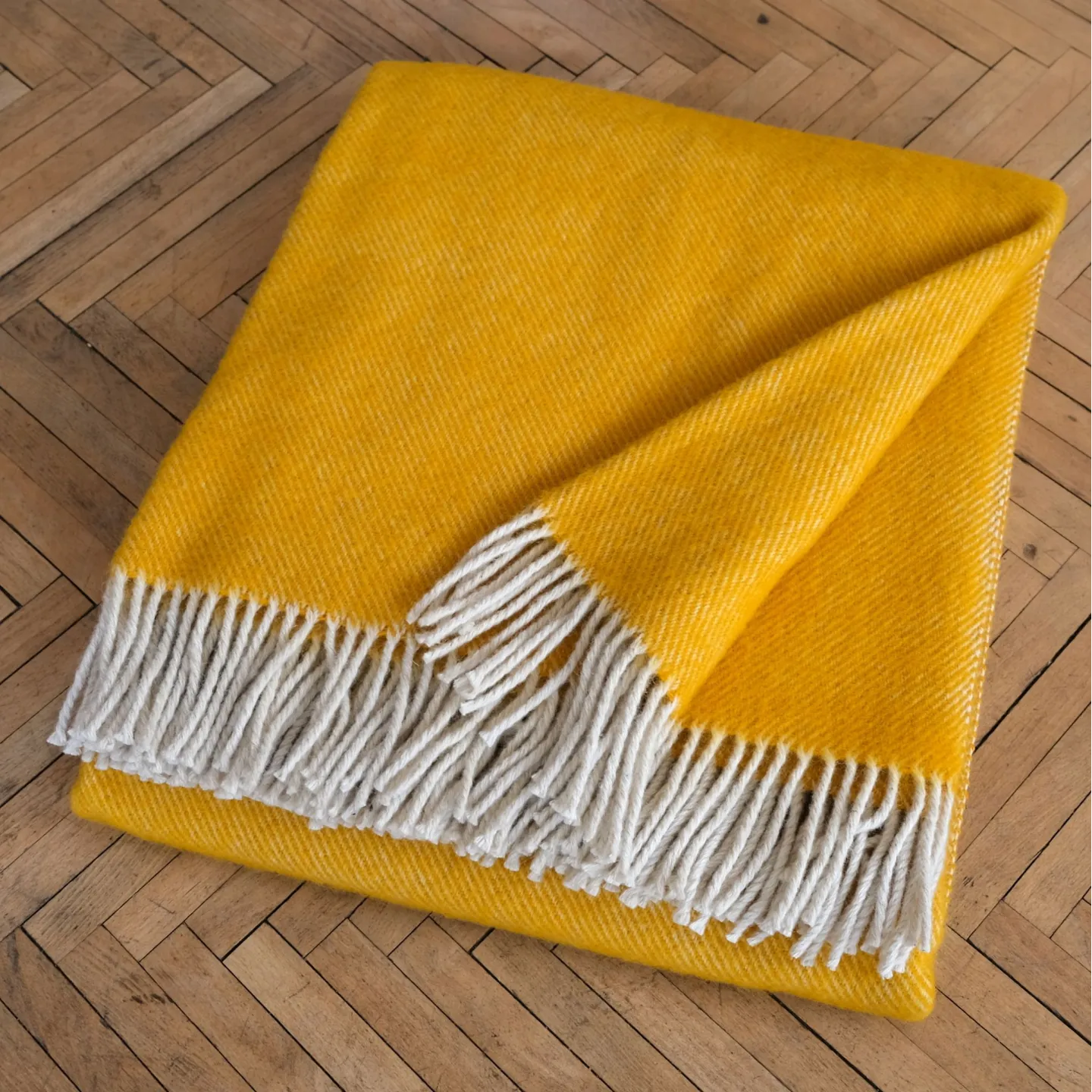 Jaune
