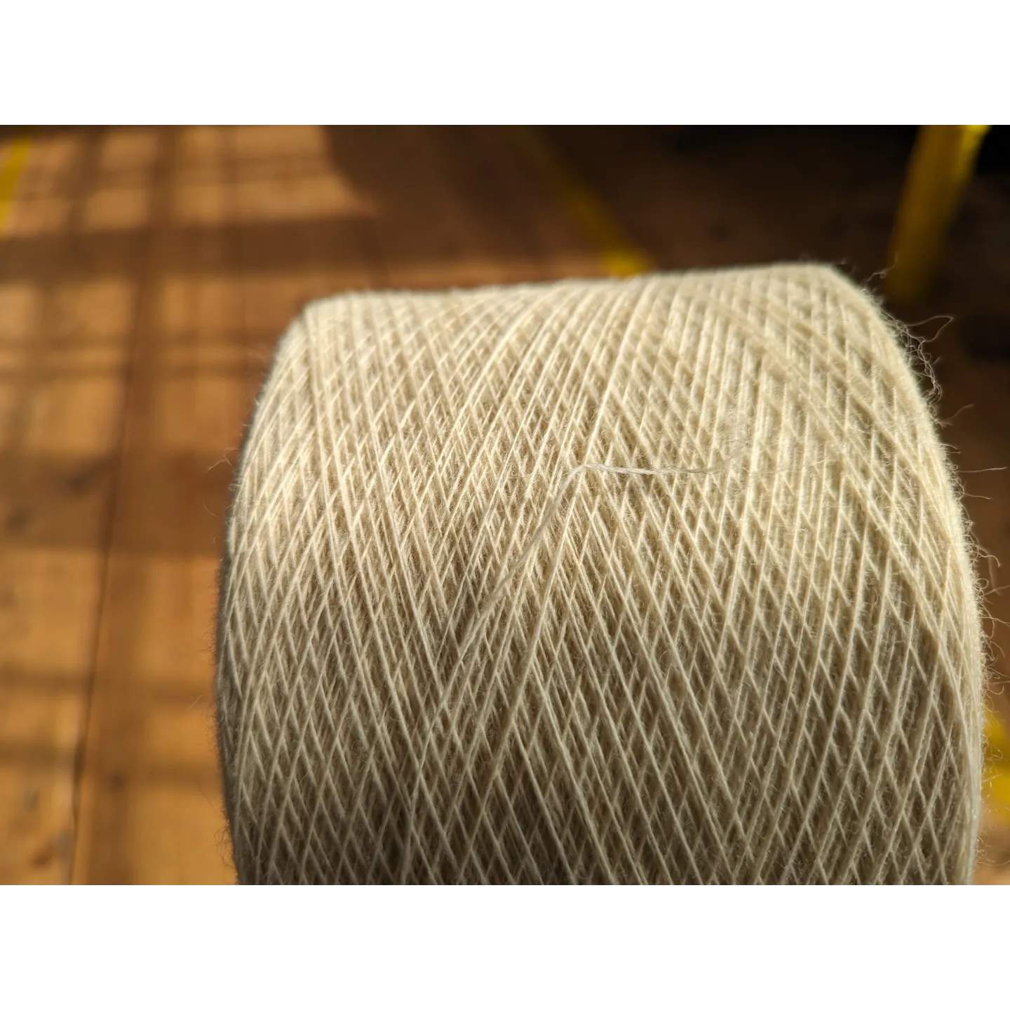 Wool yarn Stella 200tex single