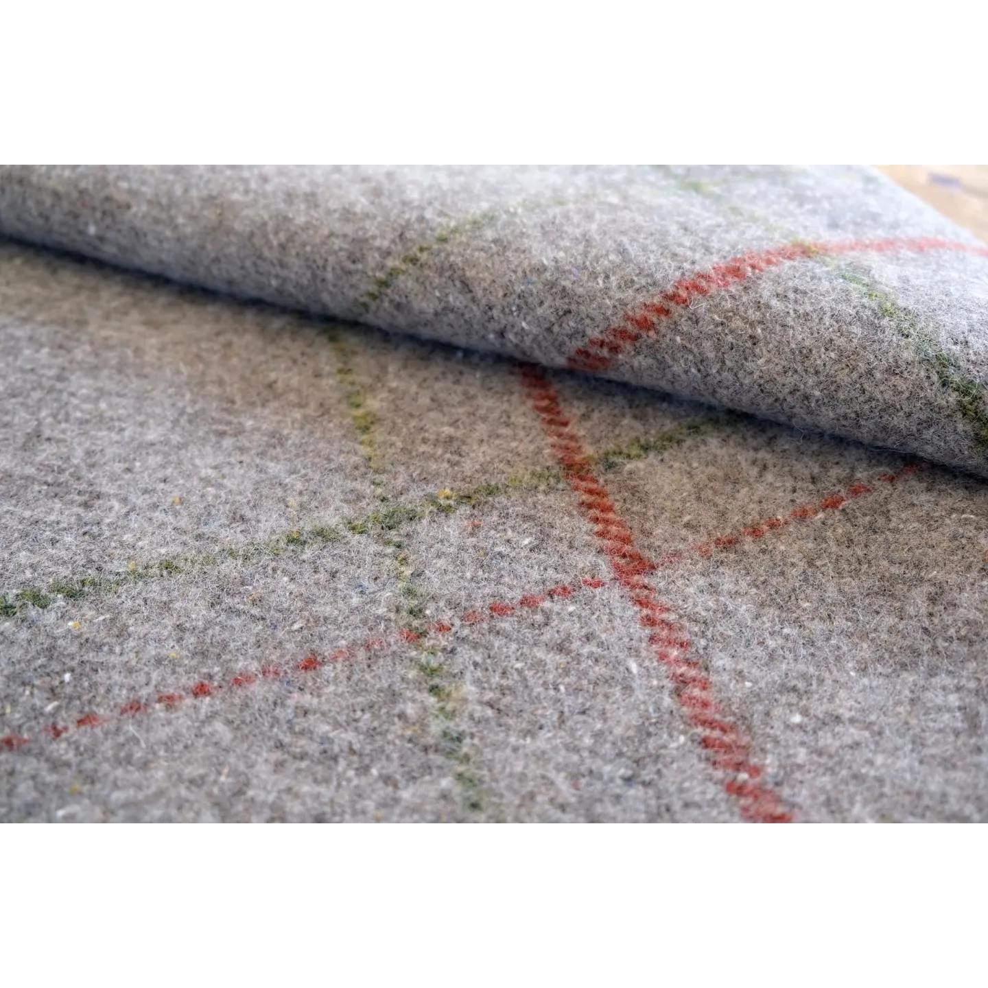 ReDeka – Recycled and natural wool in a sustainable blanket