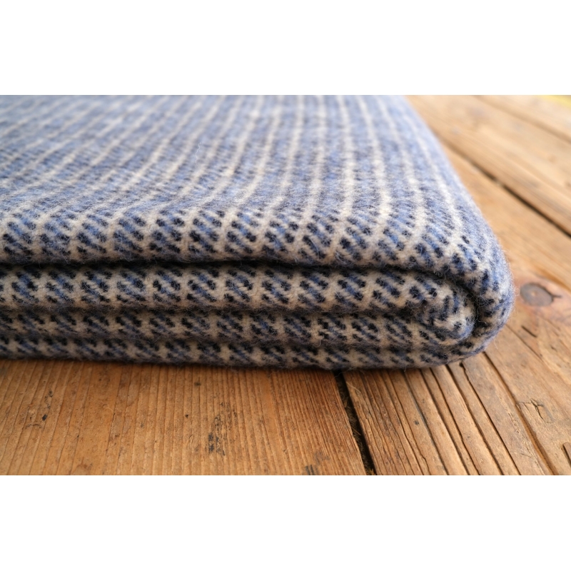 Grande couverture en laine à rayures bleues