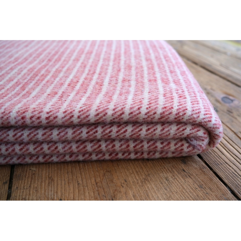 Grande couverture en laine à rayures rouges