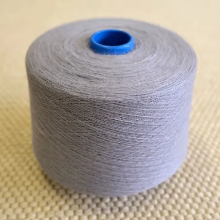 Zbytkový návin příze – světle šedá (0,9 kg)