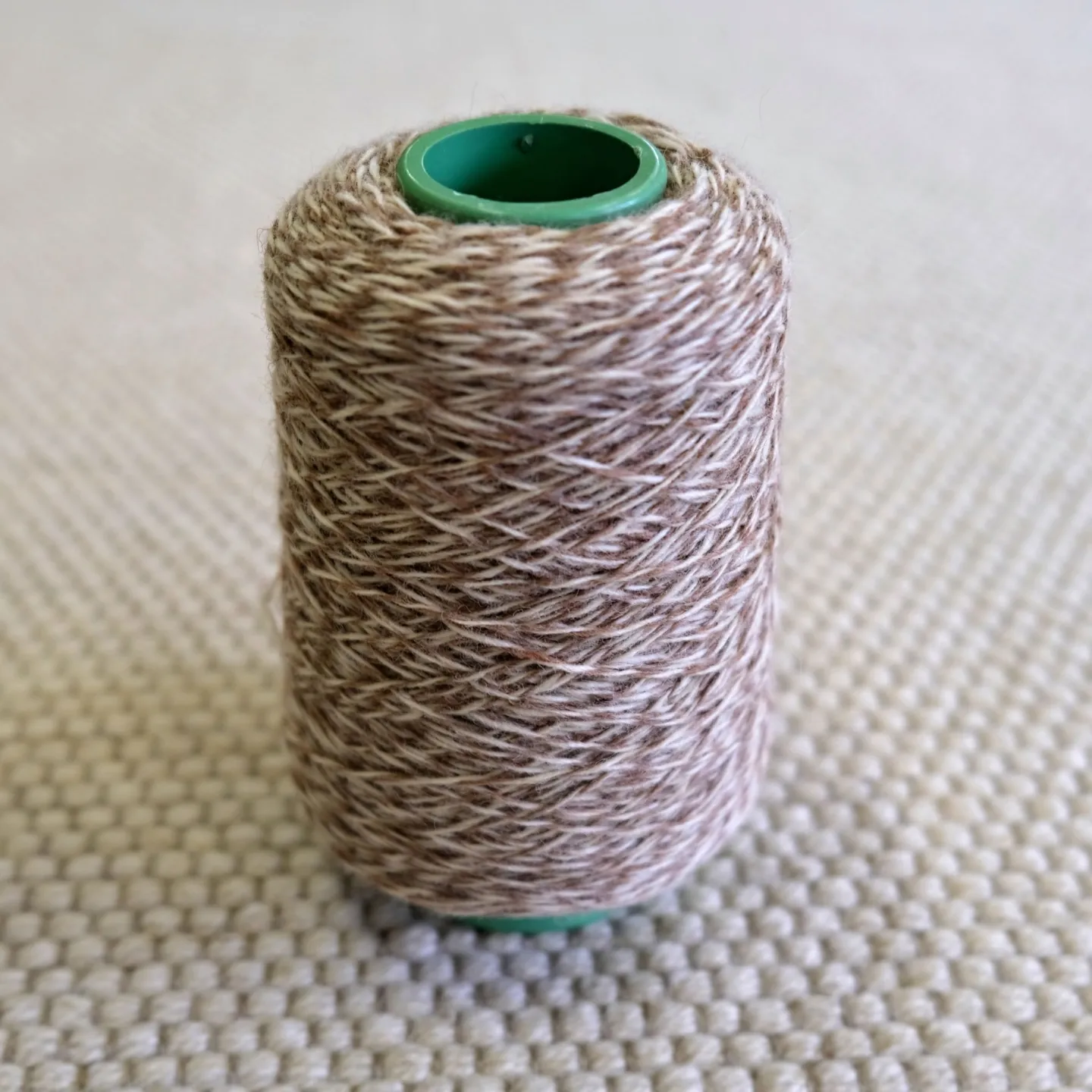 Zbytková 100% vlněná příze – běžová přírodní (200tex/2x)